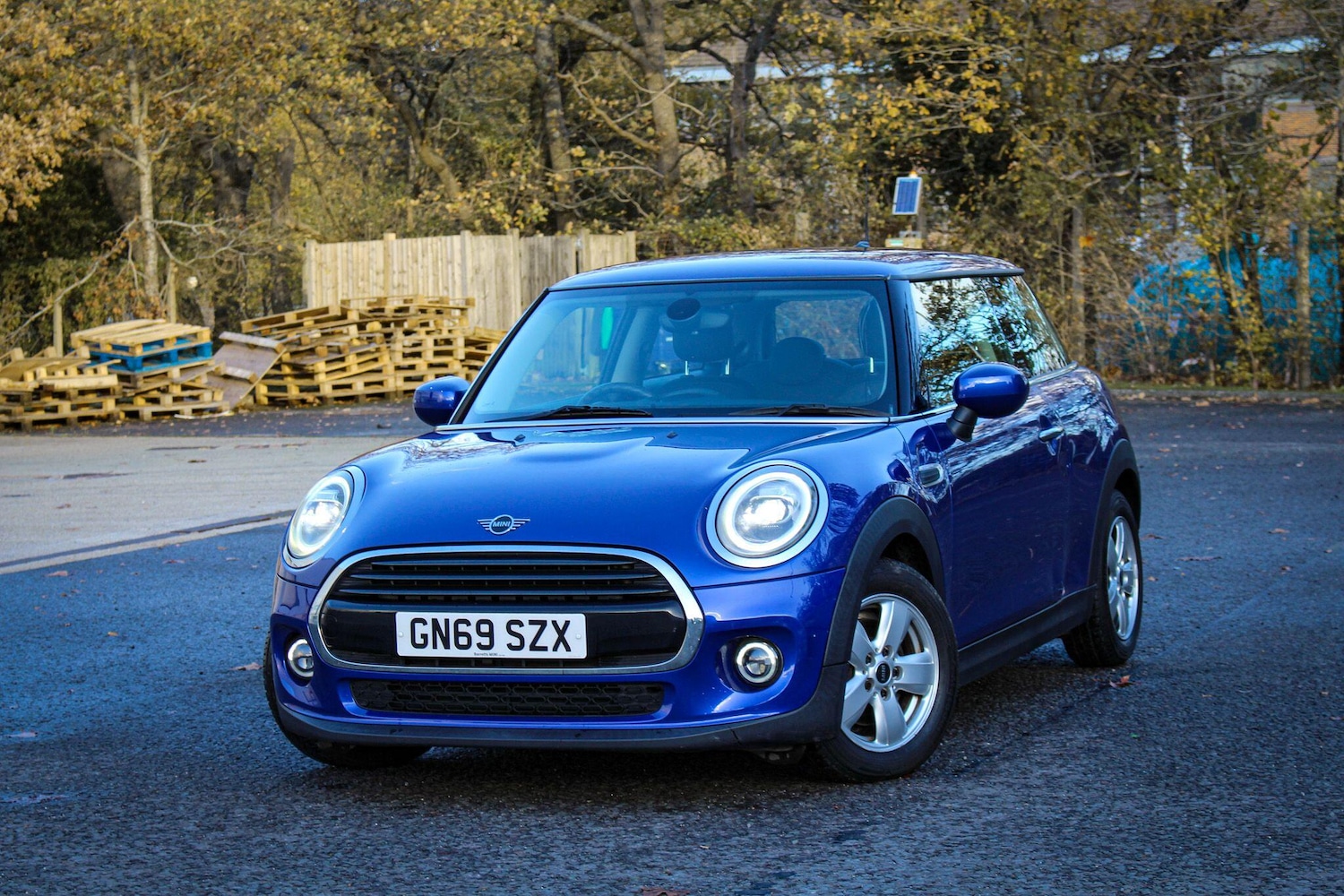 Used MINI Hatch 2019 for sale - 76759375: Photo 2