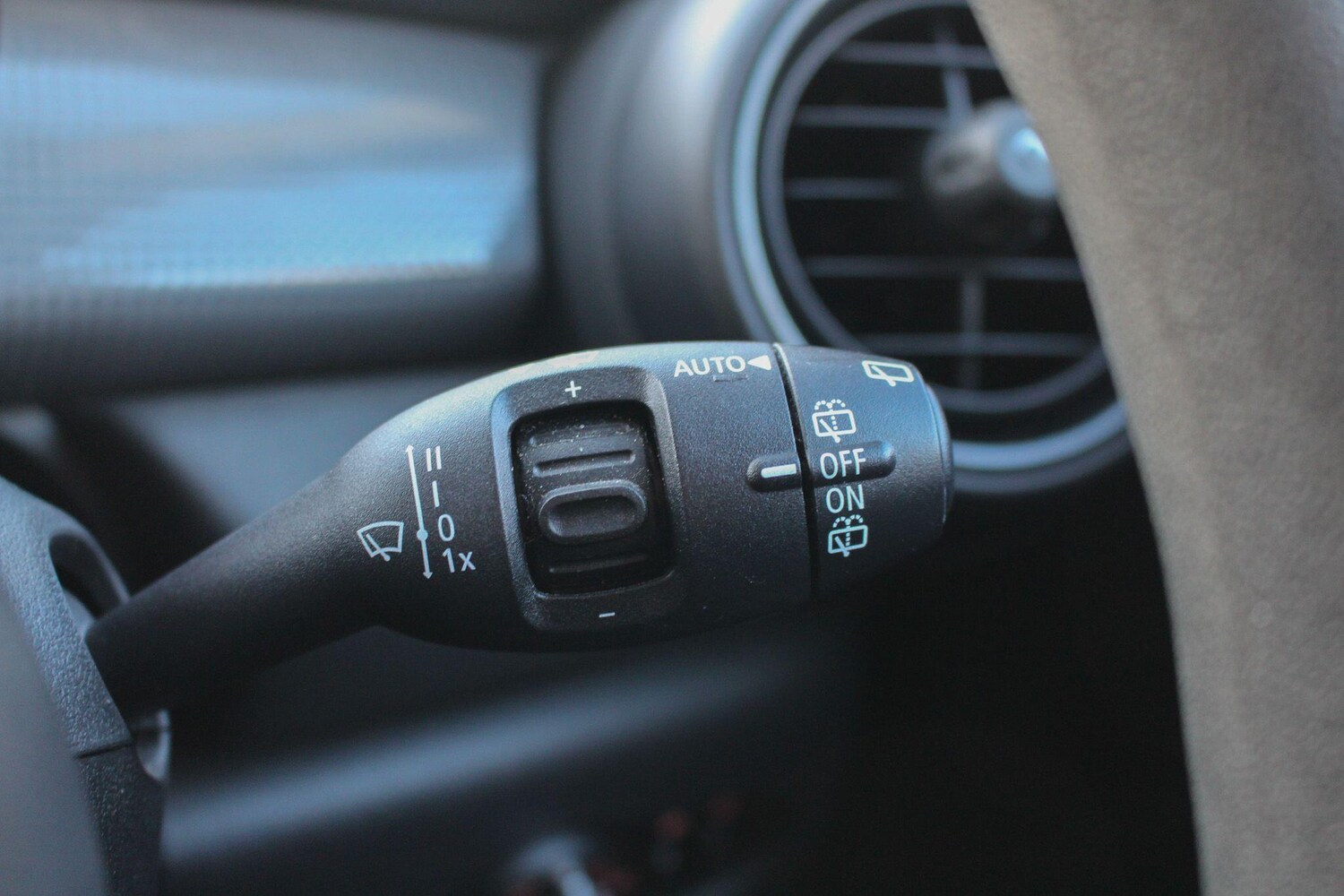 Used MINI Hatch 2019 for sale - 76759375: Photo 23