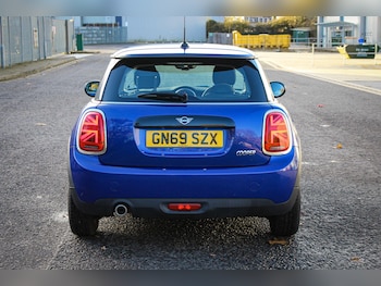 Used MINI Hatch 2019 for sale - 76759375: Photo