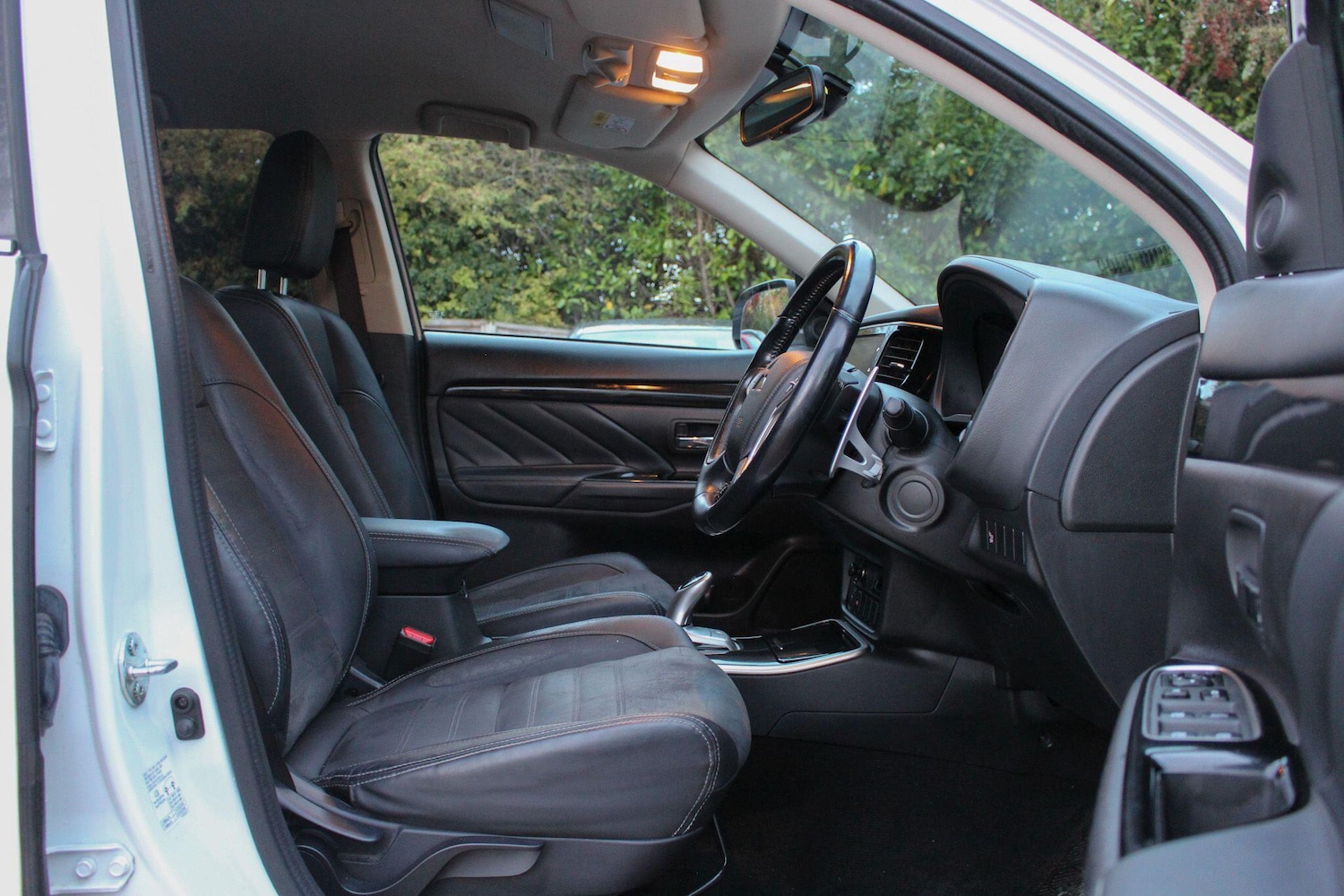 Used Mitsubishi Outlander 2018 for sale - 76336100: Photo 28