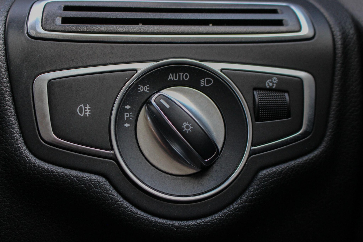 Used Mercedes-Benz C Class 2018 for sale - 78062632: Photo 27