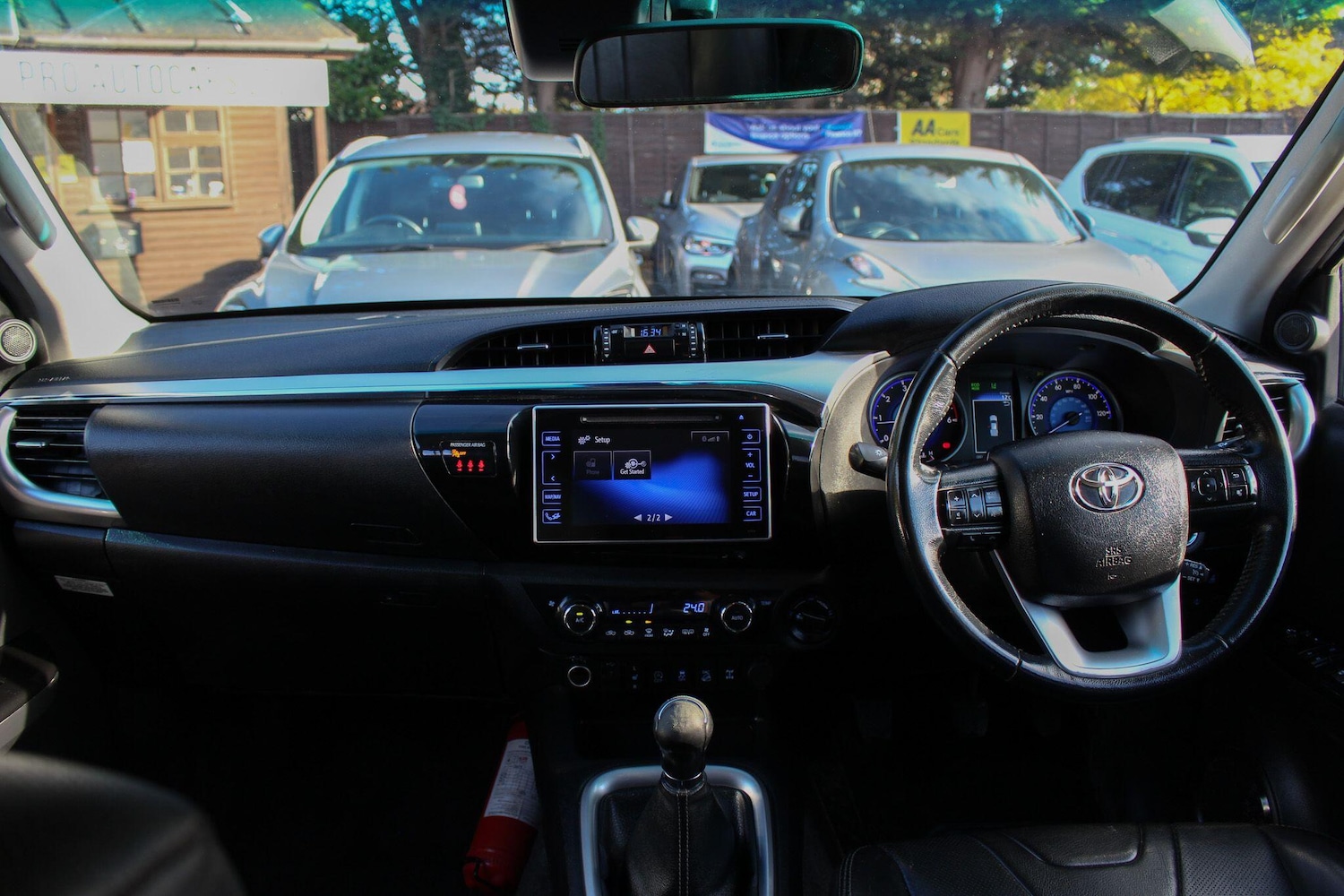 Used Toyota Hilux 2018 for sale - 76251085: Photo 32