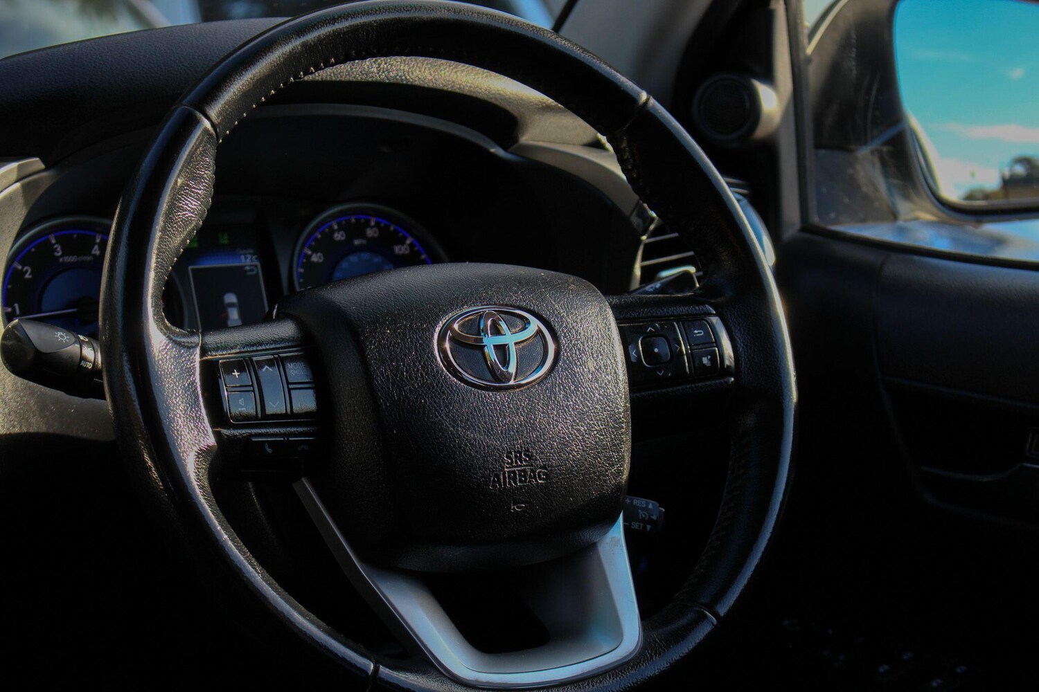 Used Toyota Hilux 2018 for sale - 76251085: Photo 33