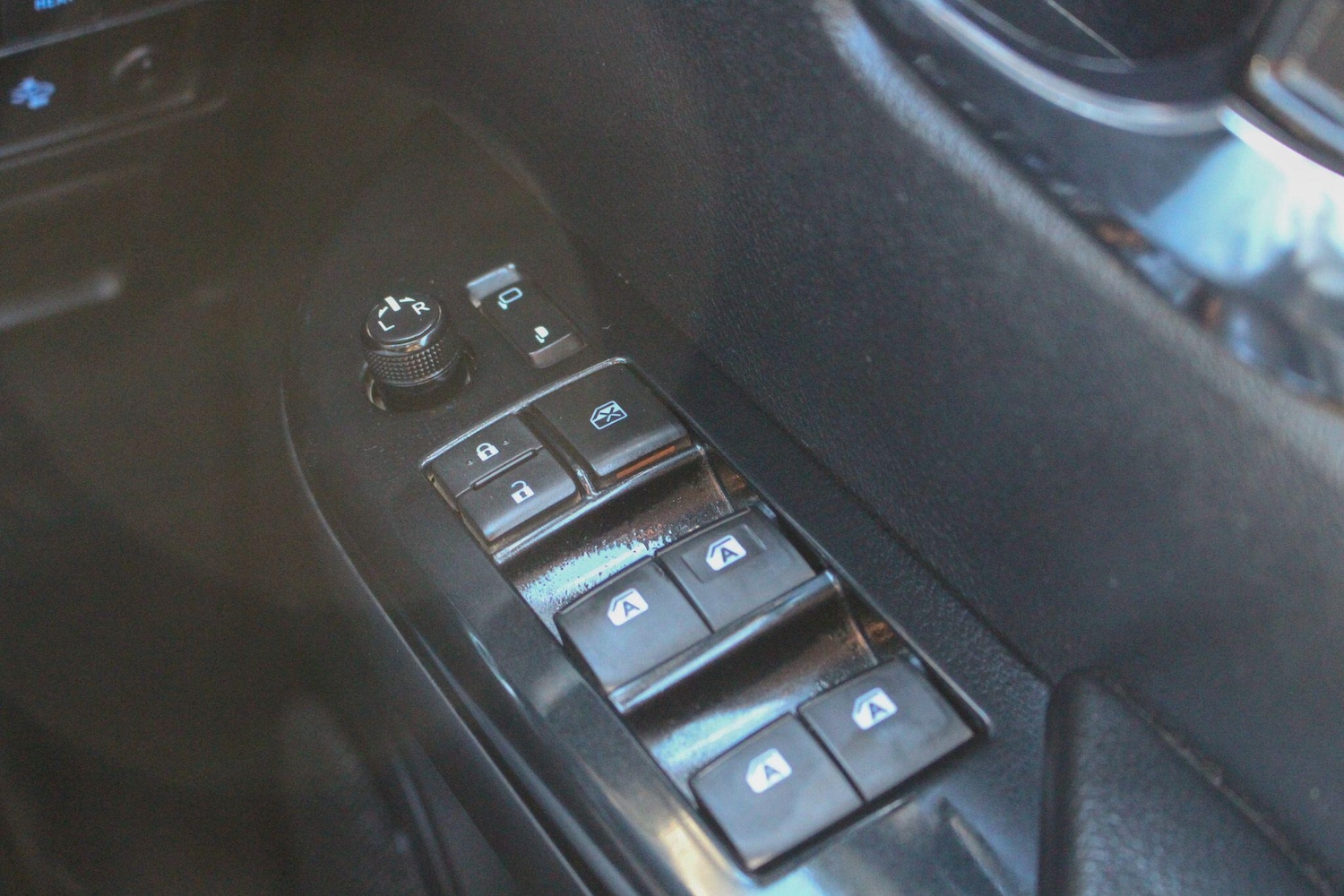 Used Toyota Hilux 2018 for sale - 76251085: Photo 36