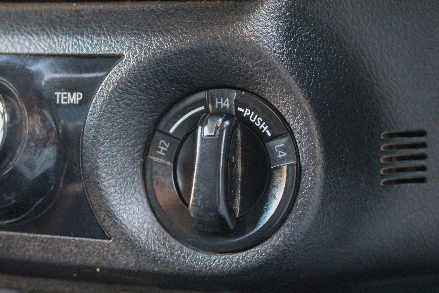 Used Toyota Hilux 2018 for sale - 76251085: Photo 47