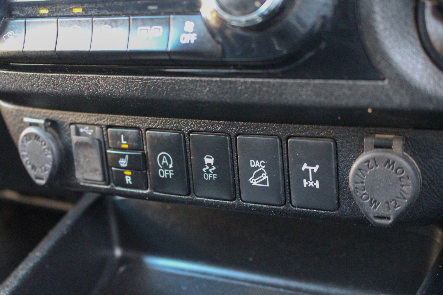 Used Toyota Hilux 2018 for sale - 76251085: Photo 48