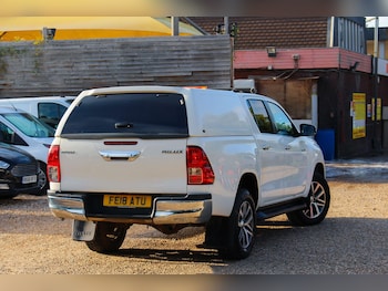 Used Toyota Hilux 2018 for sale - 76251085: Photo 4