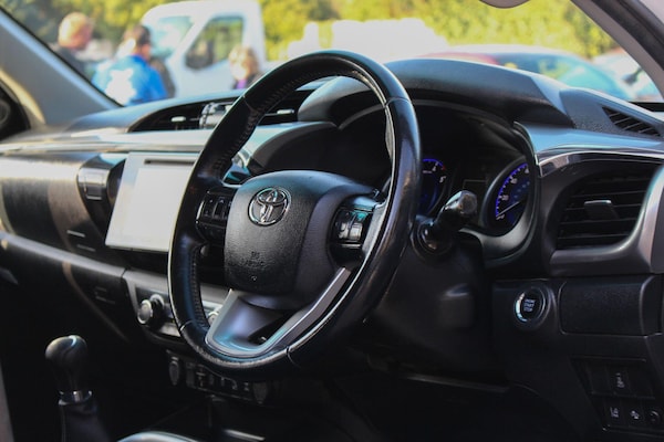 Used Toyota Hilux 2018 for sale - 76251085: Photo 59