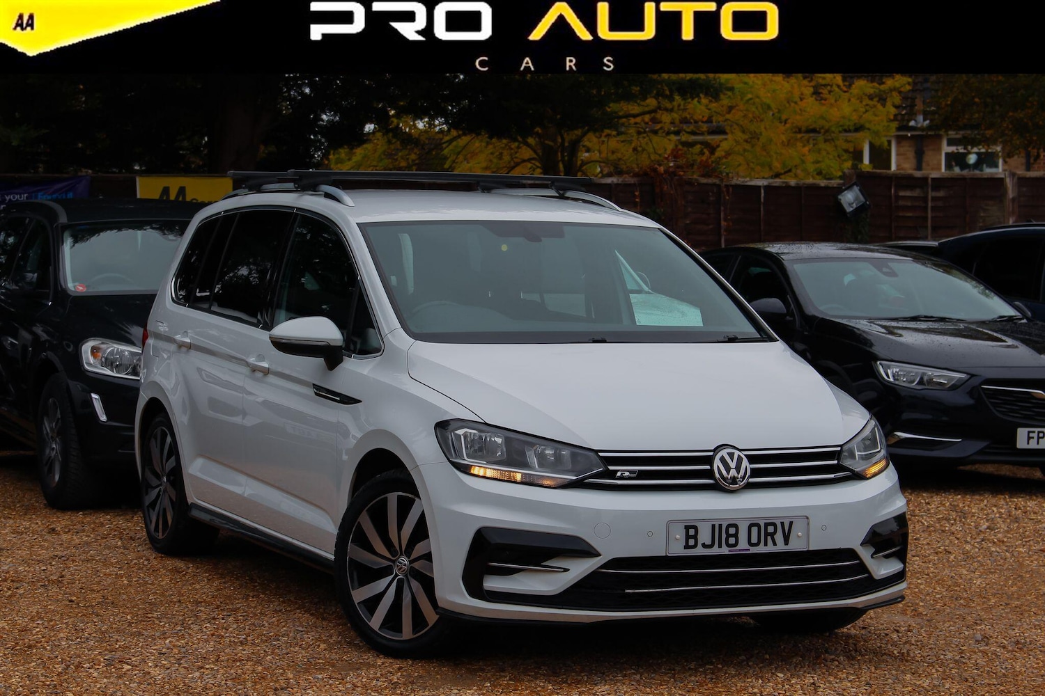 Used Volkswagen Touran 2018 for sale - 76318182: Photo 1