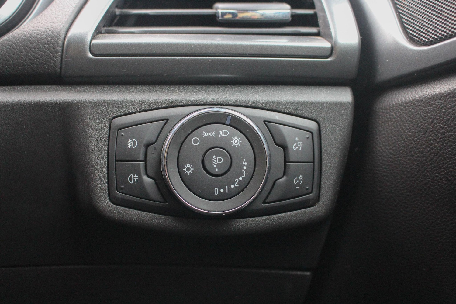 Used Ford Mondeo 2017 for sale - 77305697: Photo 31