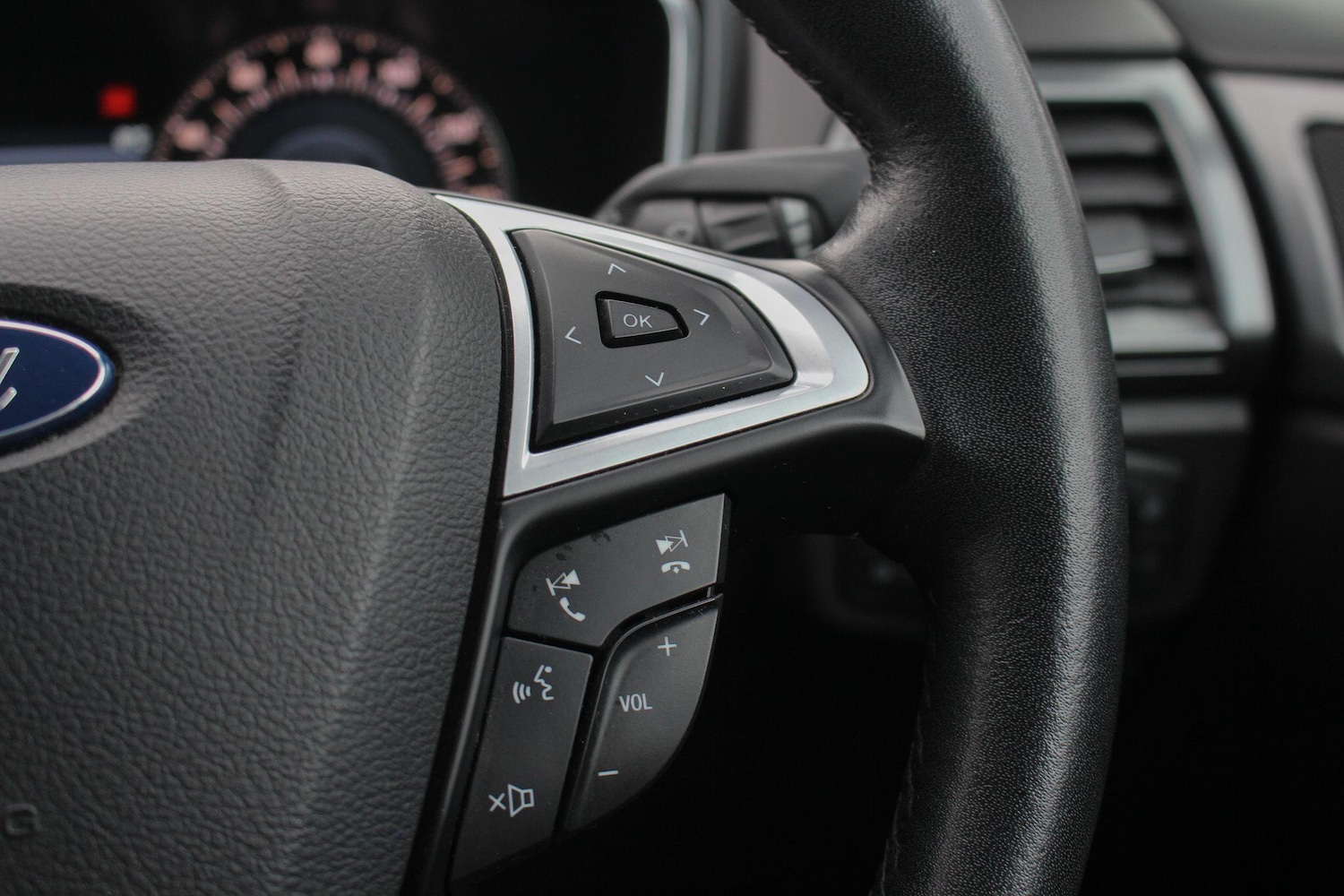 Used Ford Mondeo 2017 for sale - 77305697: Photo 32