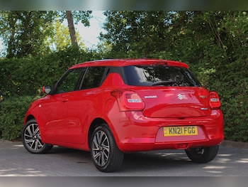Used Suzuki Swift 2021 for sale - 79107060: Photo