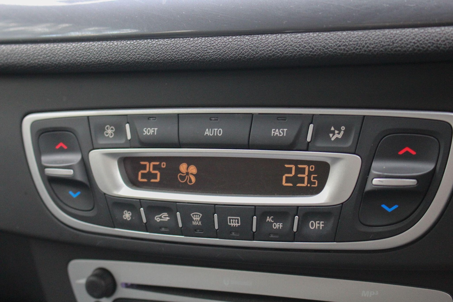 Used Renault Megane 2015 for sale - 76607014: Photo 37