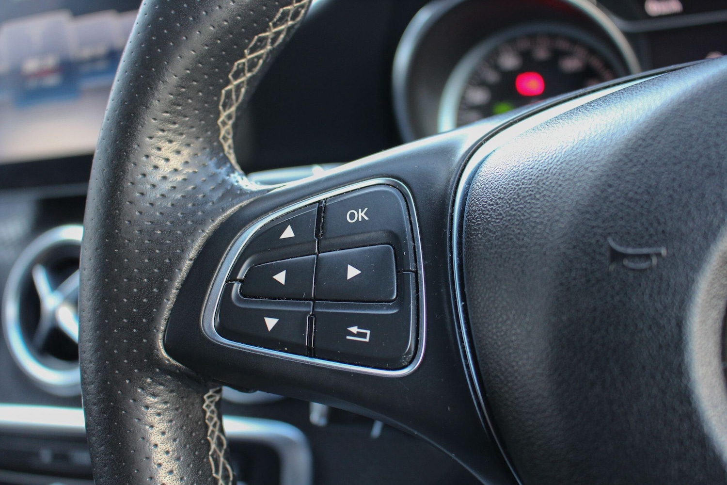 Used Mercedes-Benz A-Class 2018 for sale - 77793646: Photo 34