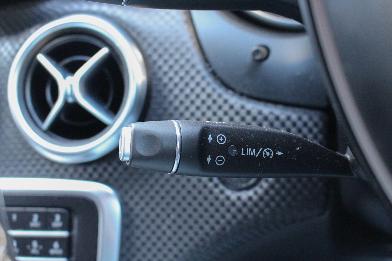 Used Mercedes-Benz A-Class 2018 for sale - 77793646: Photo 35