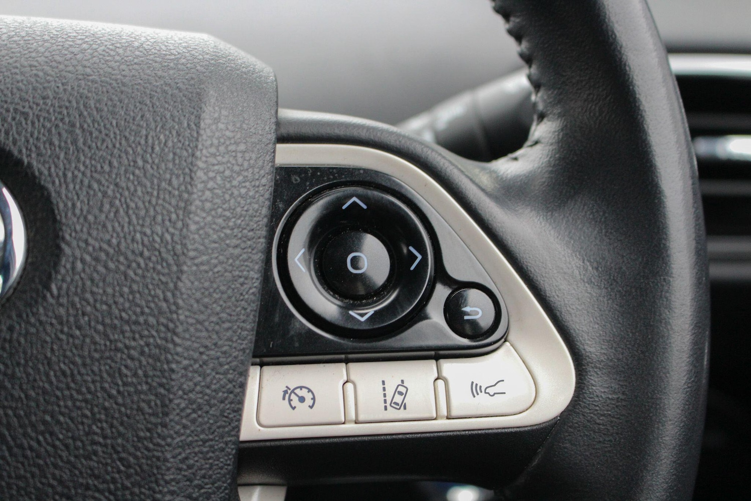 Used Toyota Prius 2018 for sale - 76975574: Photo 31