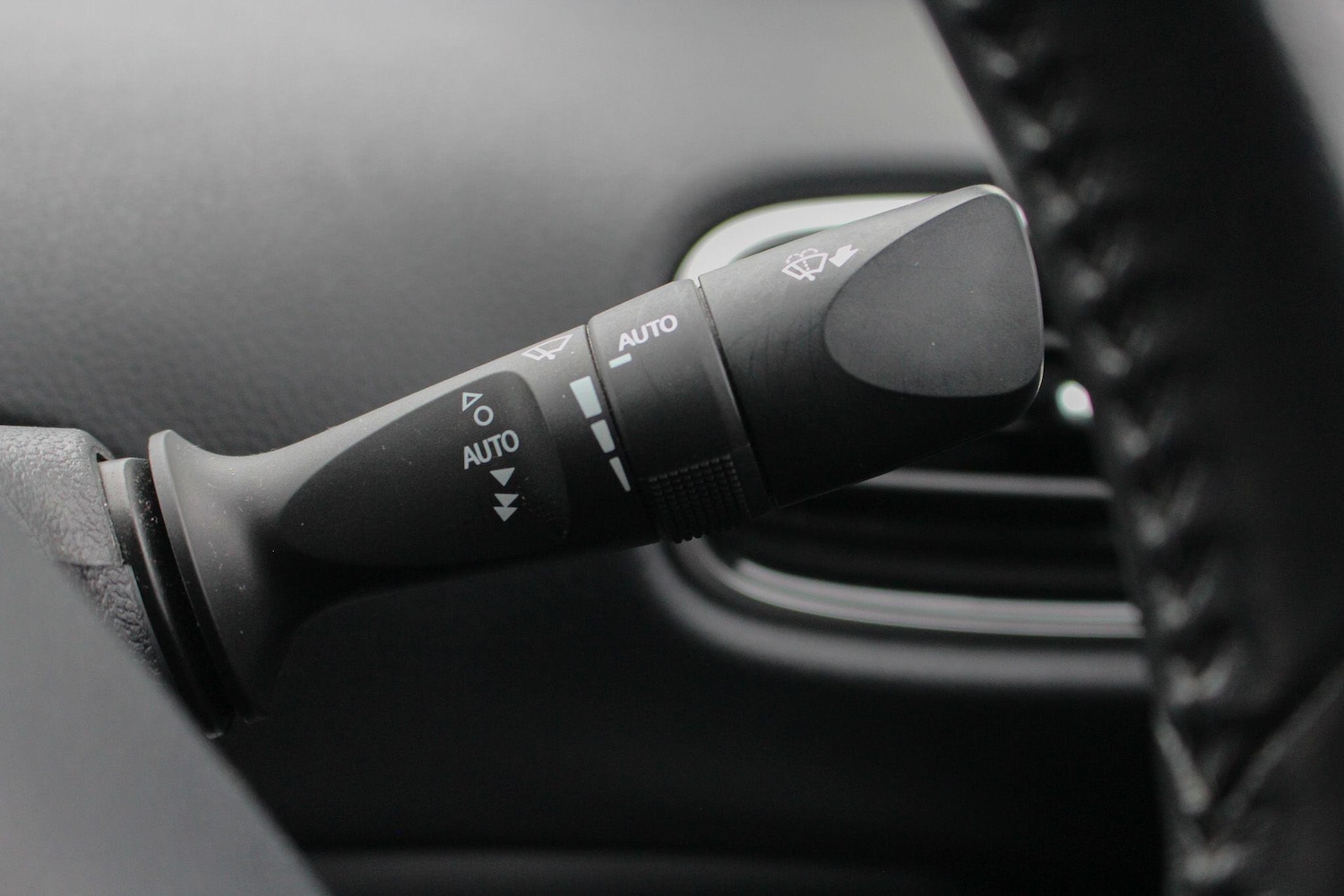 Used Toyota Prius 2018 for sale - 76975574: Photo 32