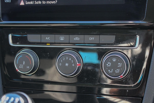 Used Volkswagen Golf 2018 for sale - 76158587: Photo 44