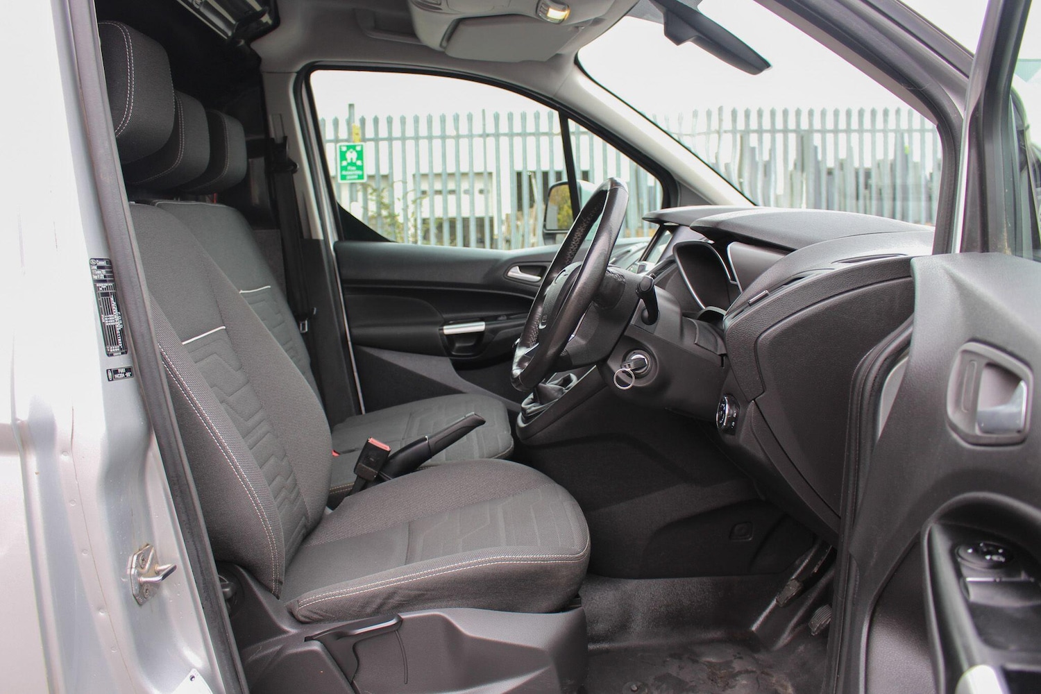 Used Ford Transit Connect 2017 for sale - 76528103: Photo 23