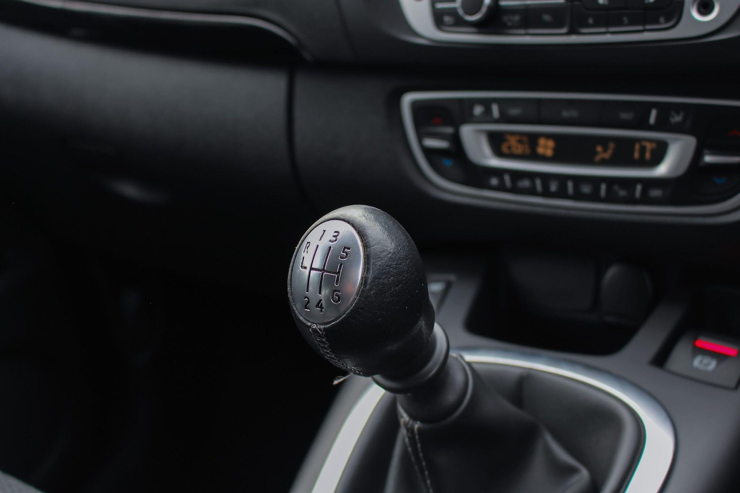 Used Renault Scenic 2014 for sale - 76832320: Photo 36