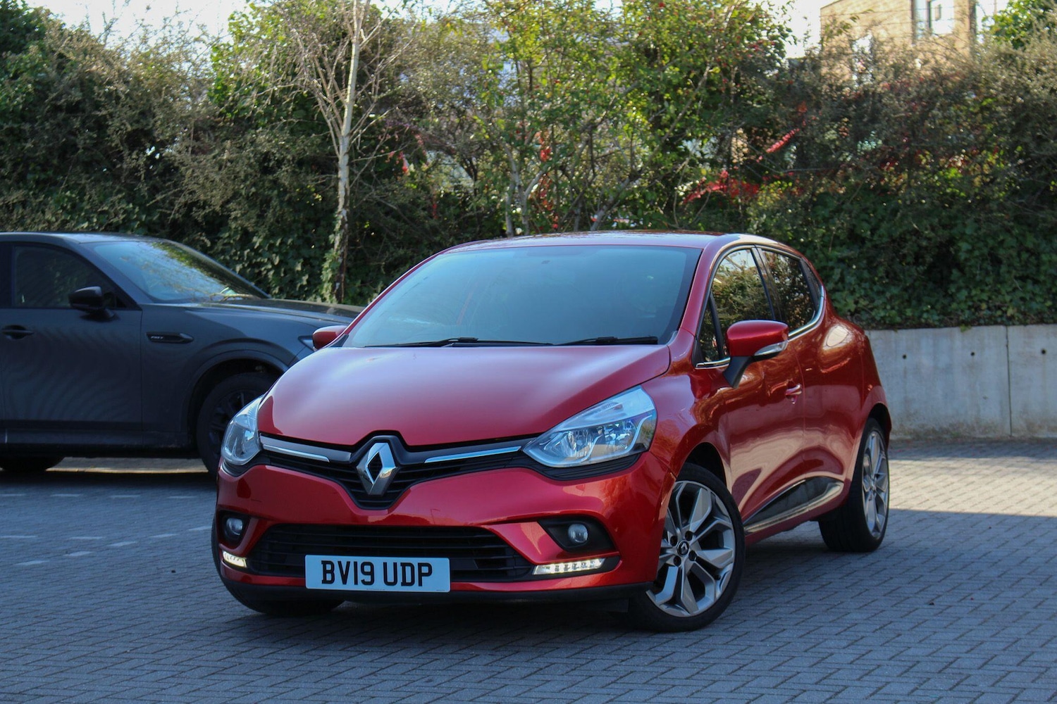 Used Renault Clio for sale - 77958407: Photo 2