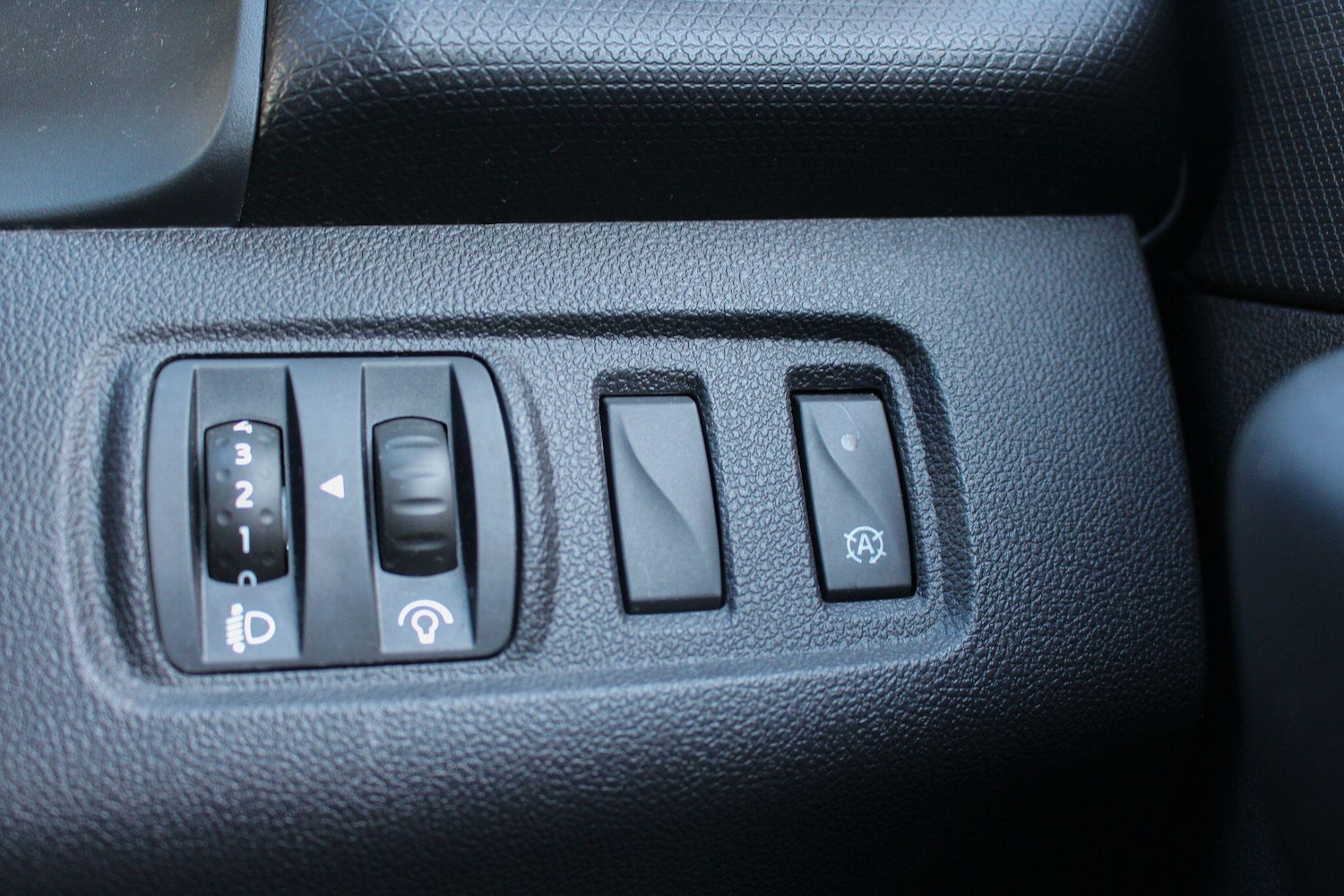 Used Renault Clio for sale - 77958407: Photo 26