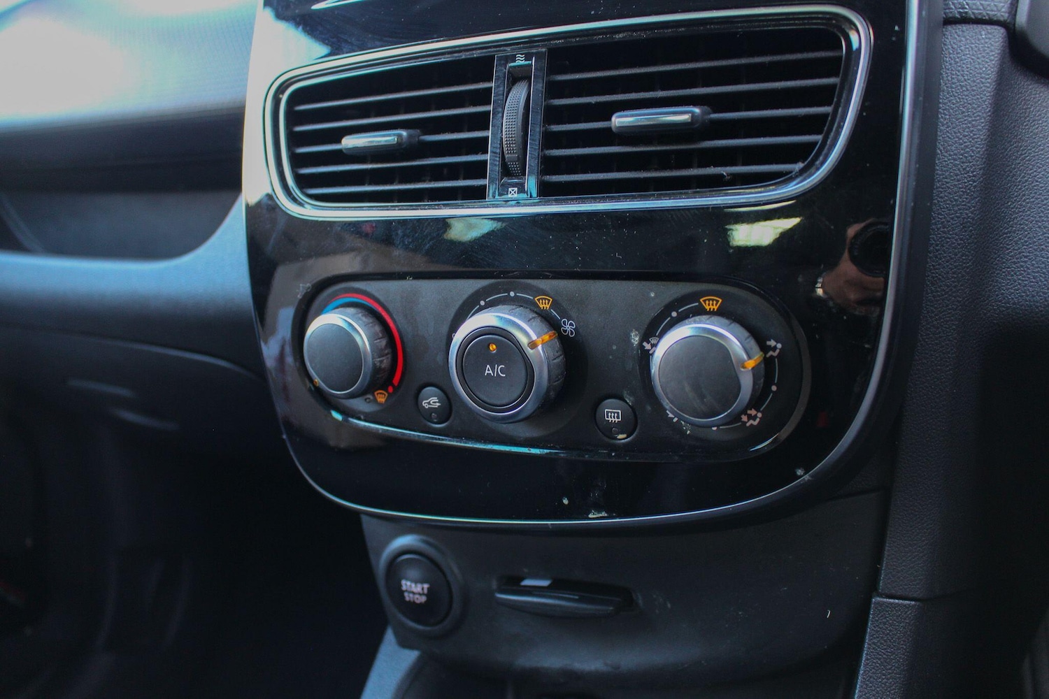 Used Renault Clio for sale - 77958407: Photo 34