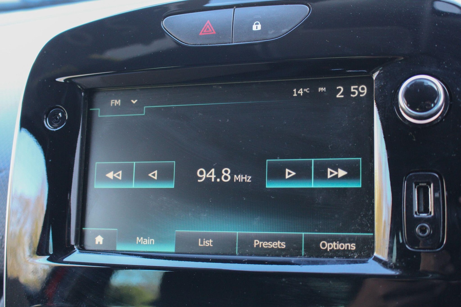 Used Renault Clio for sale - 77958407: Photo 39