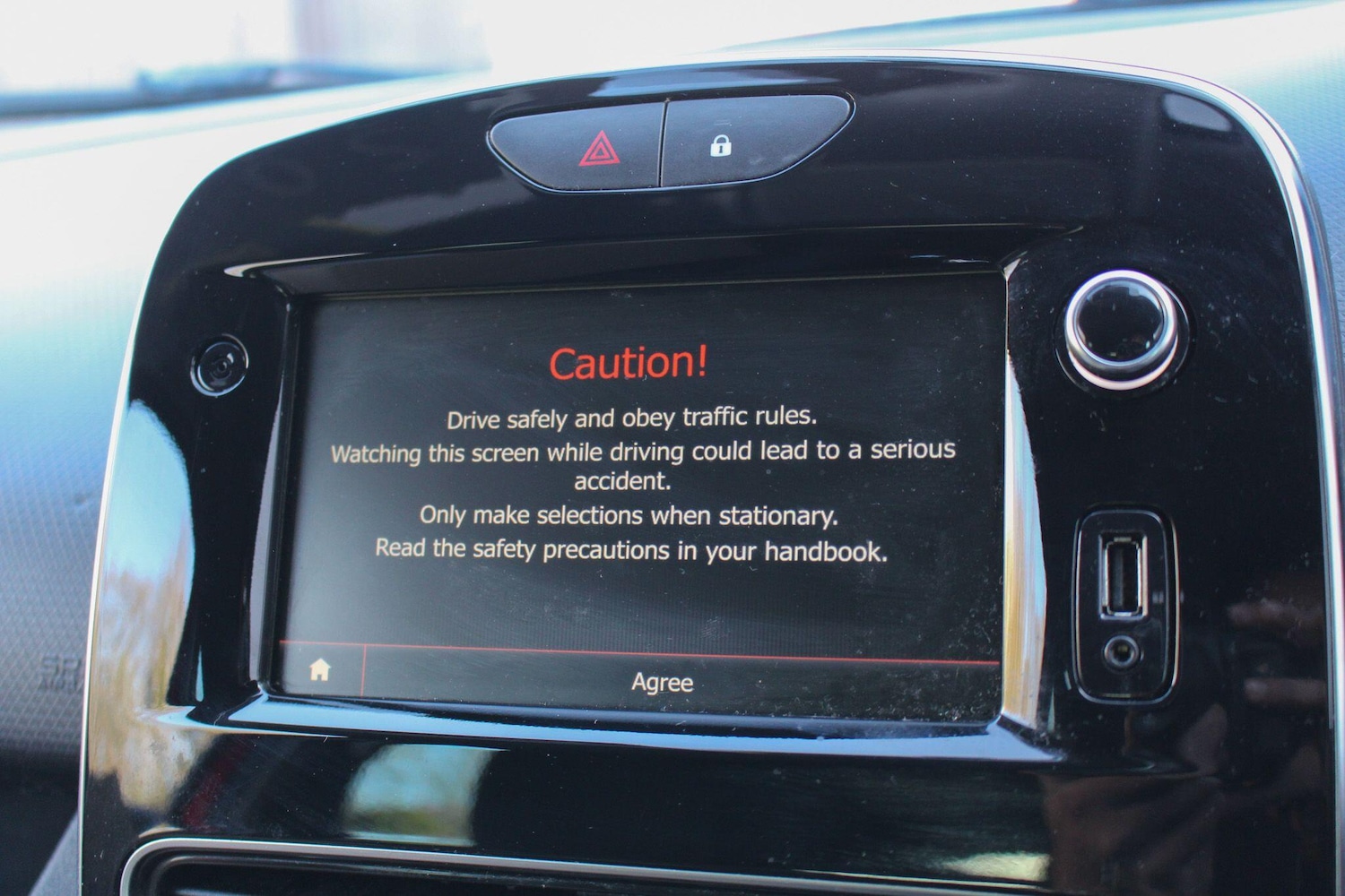 Used Renault Clio for sale - 77958407: Photo 40