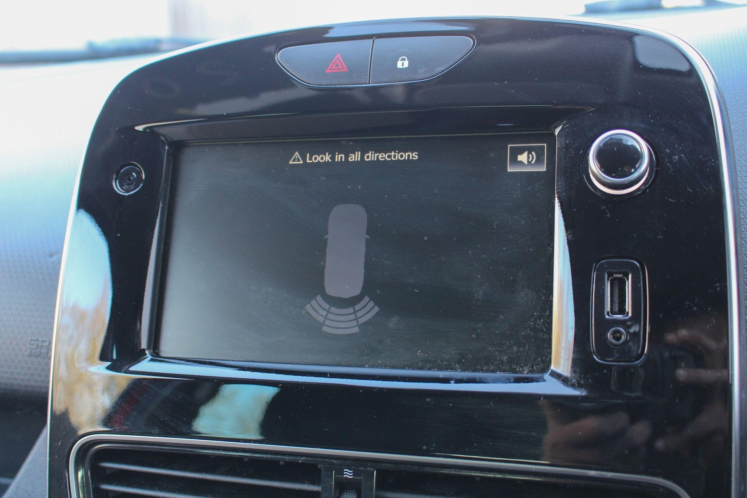 Used Renault Clio for sale - 77958407: Photo 47