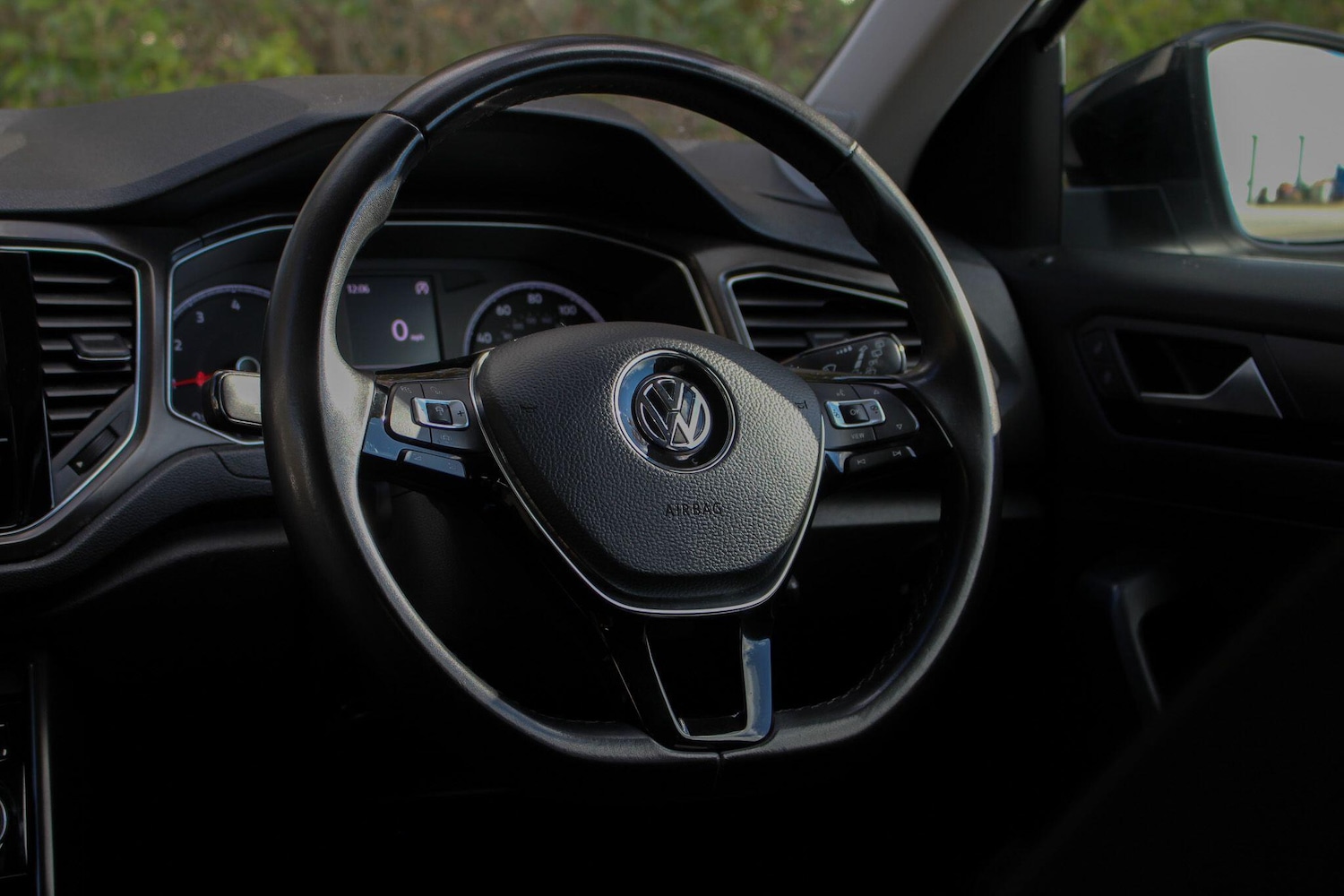 Used Volkswagen T-Roc 2019 for sale - 76528101: Photo 25