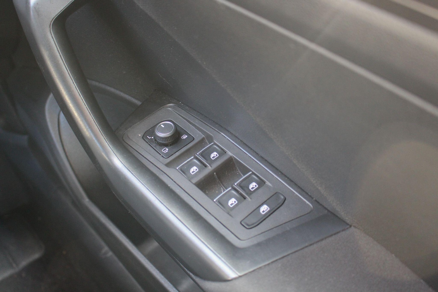 Used Volkswagen T-Roc 2019 for sale - 76528101: Photo 28