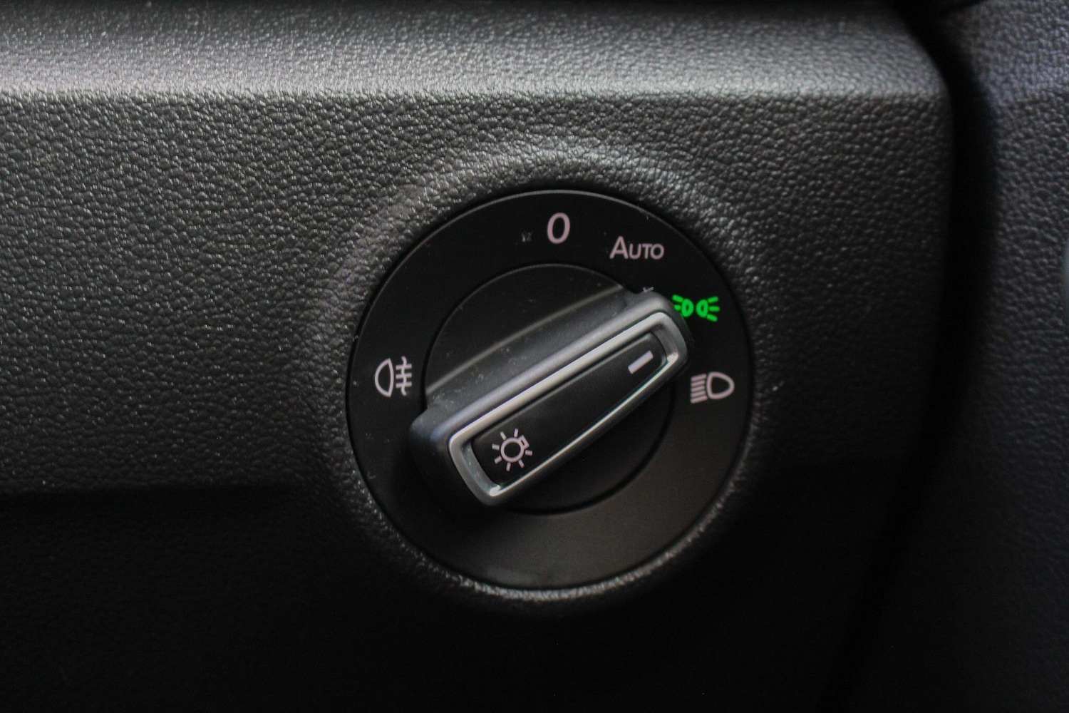 Used Volkswagen T-Roc 2019 for sale - 76528101: Photo 29