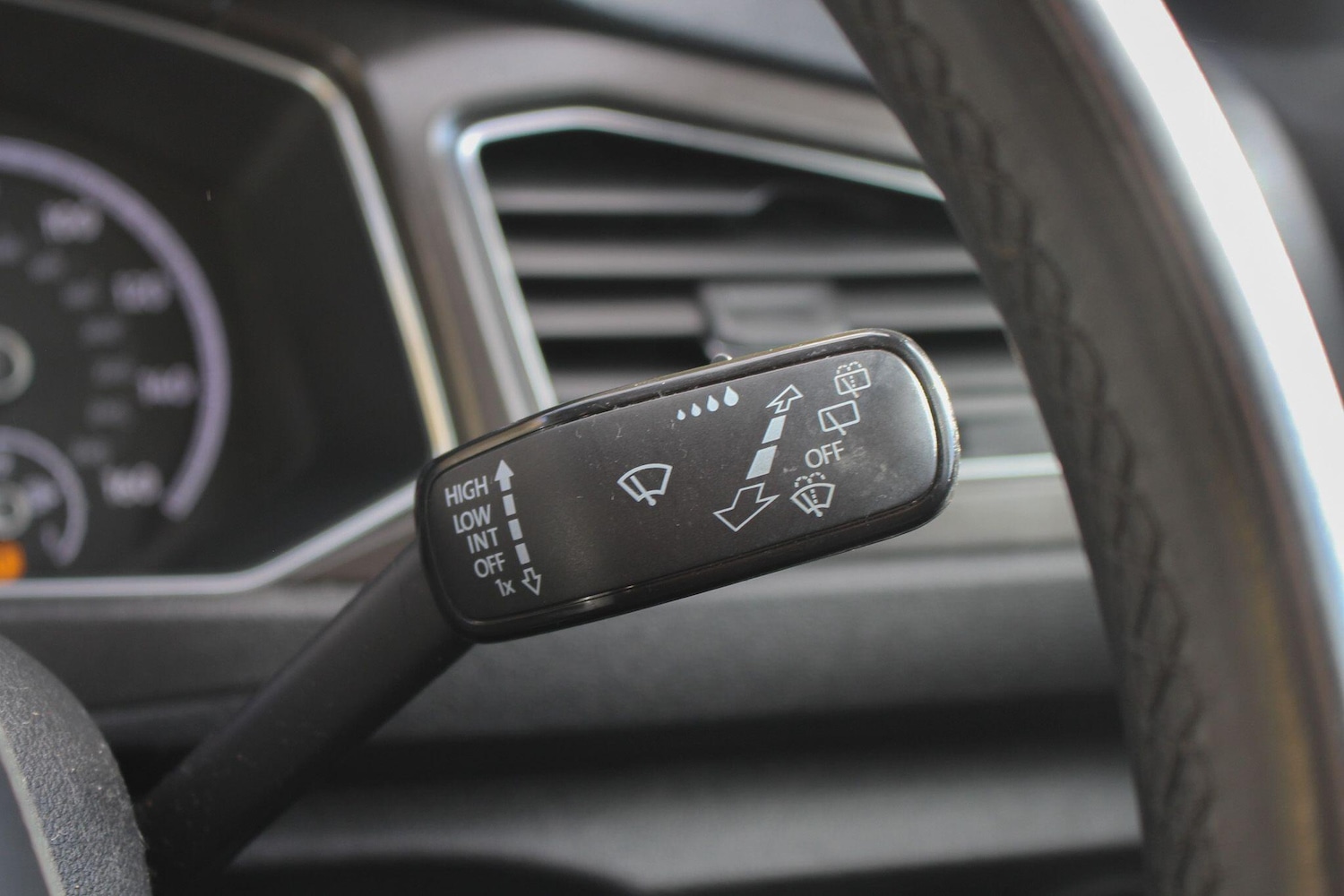 Used Volkswagen T-Roc 2019 for sale - 76528101: Photo 31