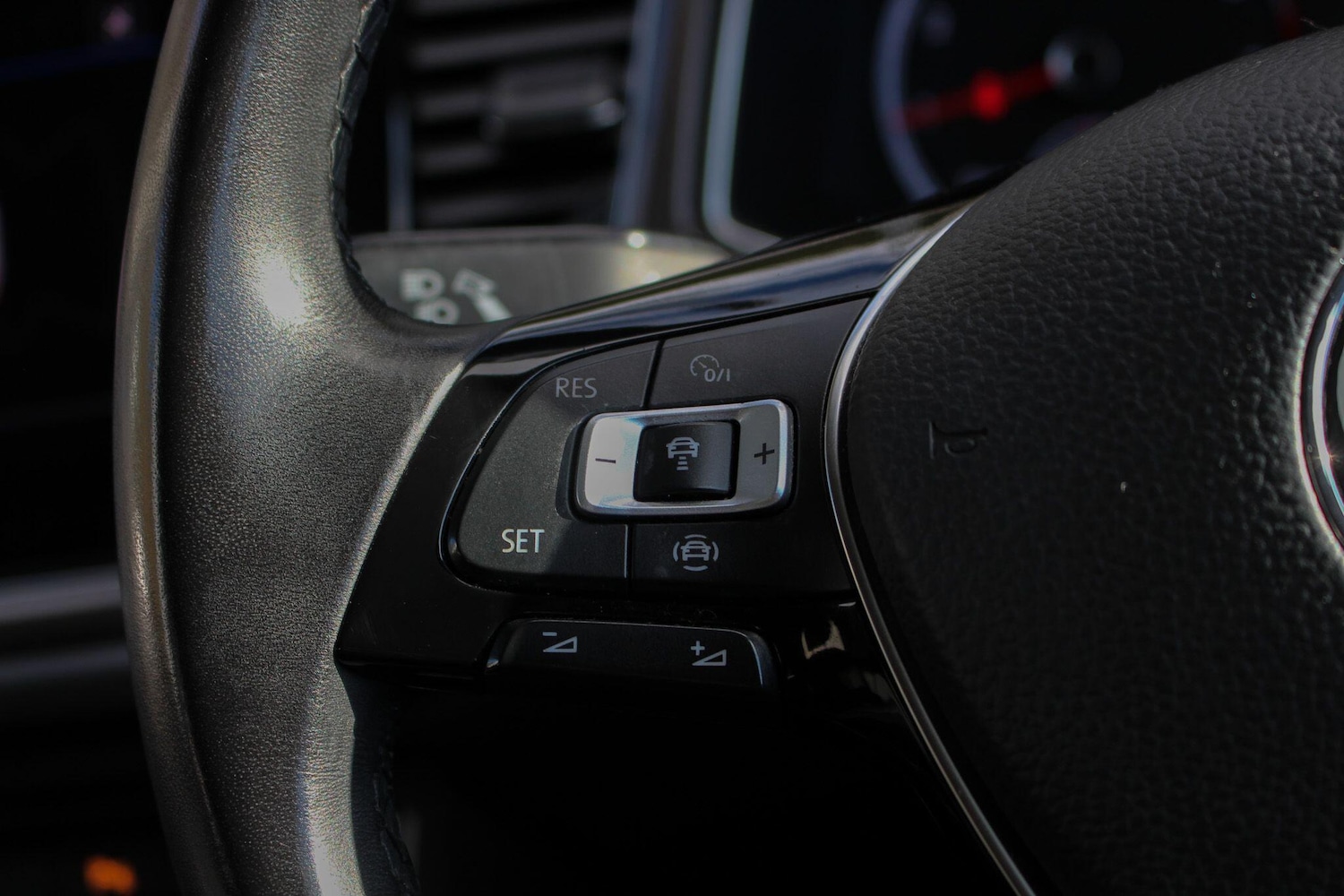 Used Volkswagen T-Roc 2019 for sale - 76528101: Photo 32