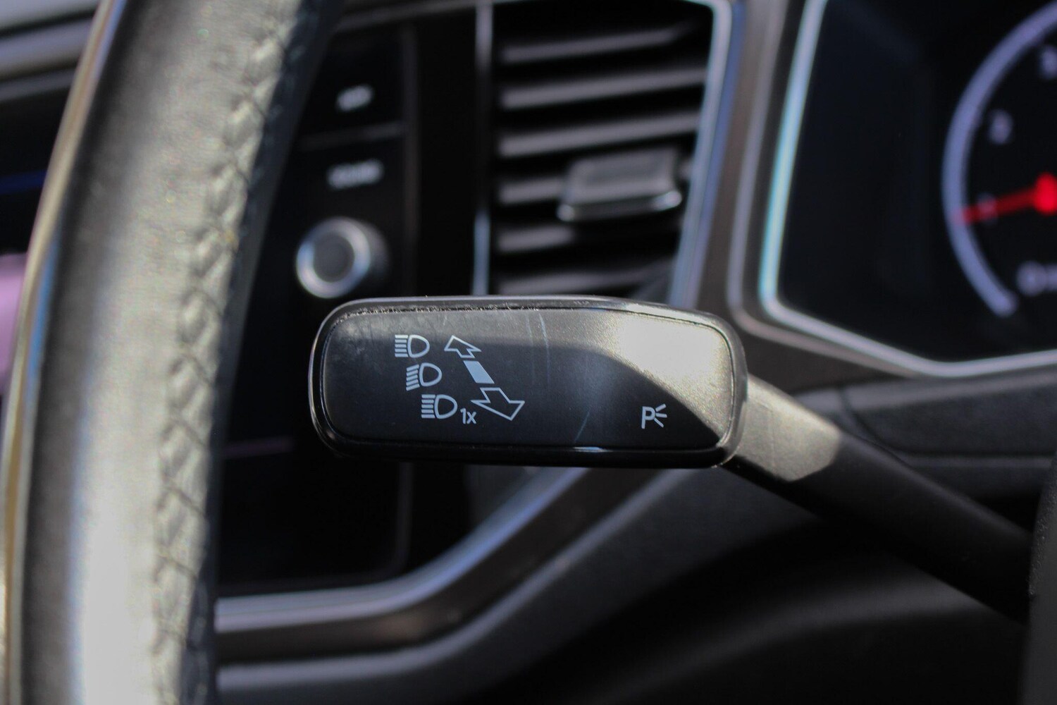 Used Volkswagen T-Roc 2019 for sale - 76528101: Photo 33