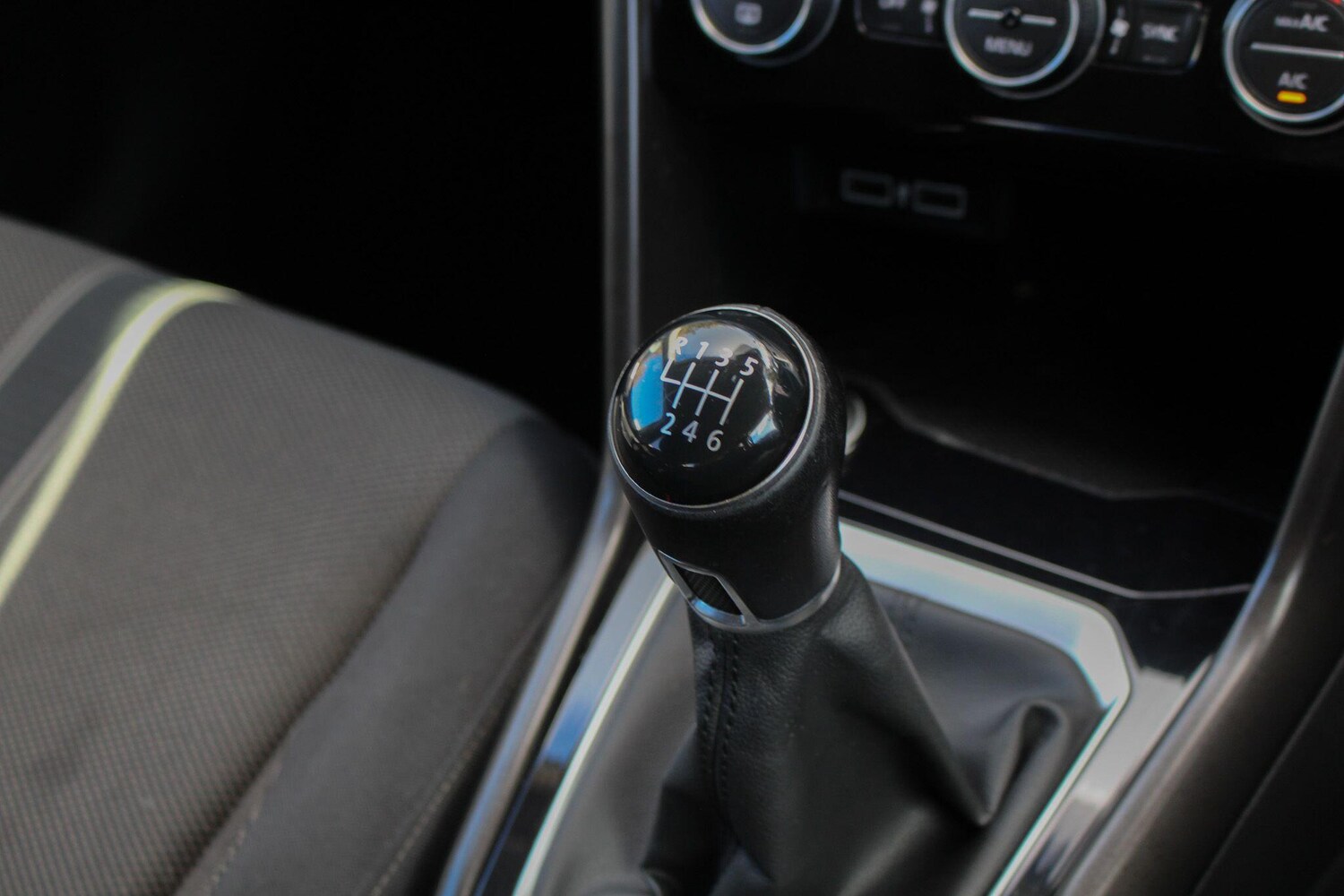 Used Volkswagen T-Roc 2019 for sale - 76528101: Photo 36