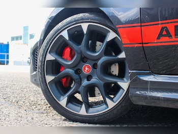 Used Abarth 595 2016 for sale - 79426533: Photo