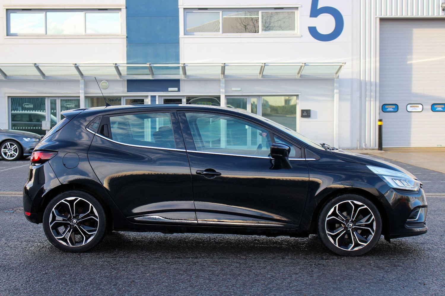 Used Renault Clio 2017 for sale - 77710572: Photo 11