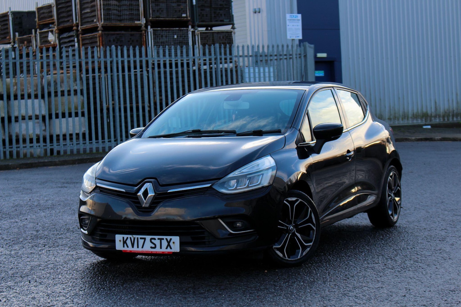 Used Renault Clio 2017 for sale - 77710572: Photo 2