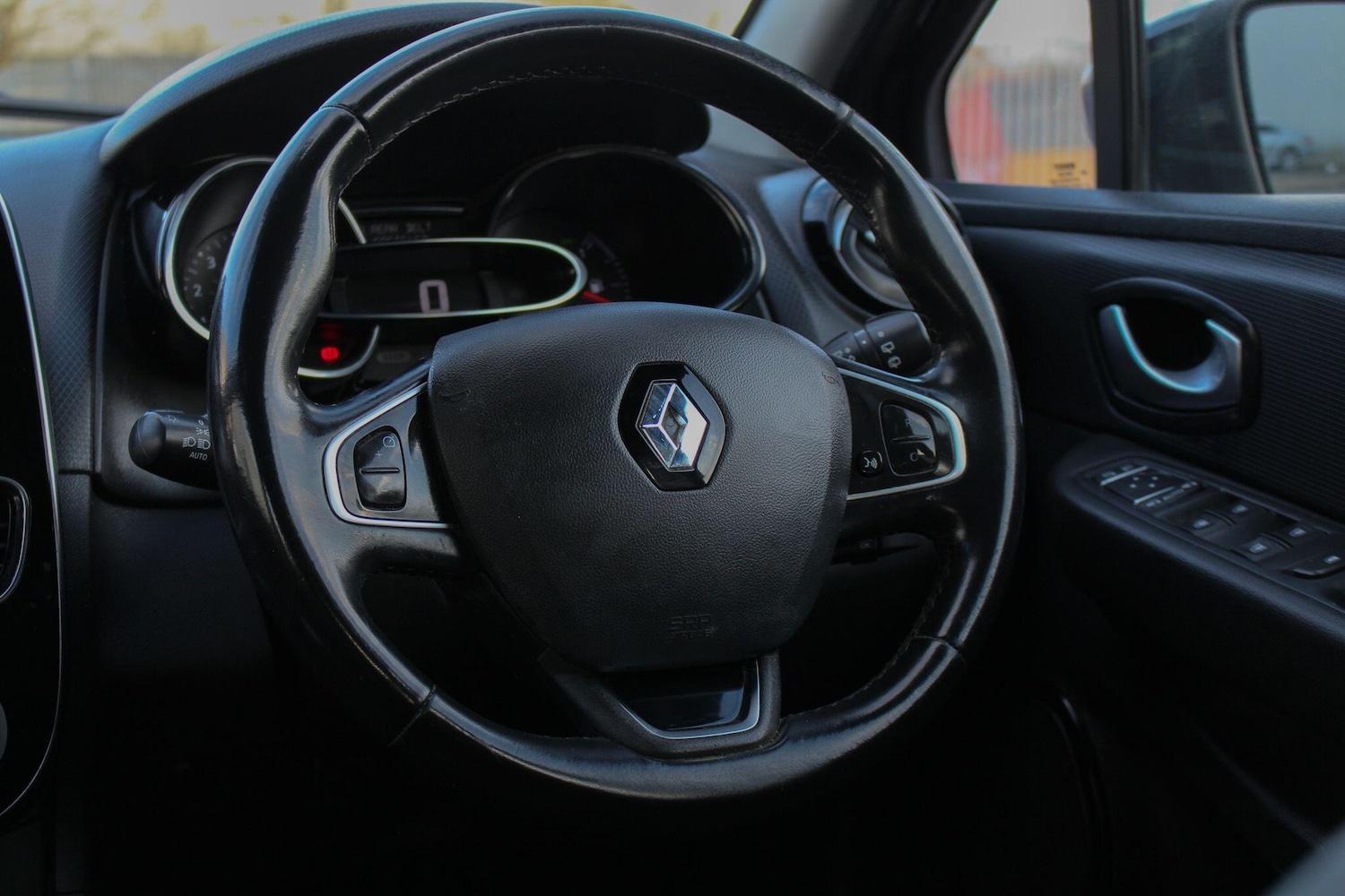 Used Renault Clio 2017 for sale - 77710572: Photo 23