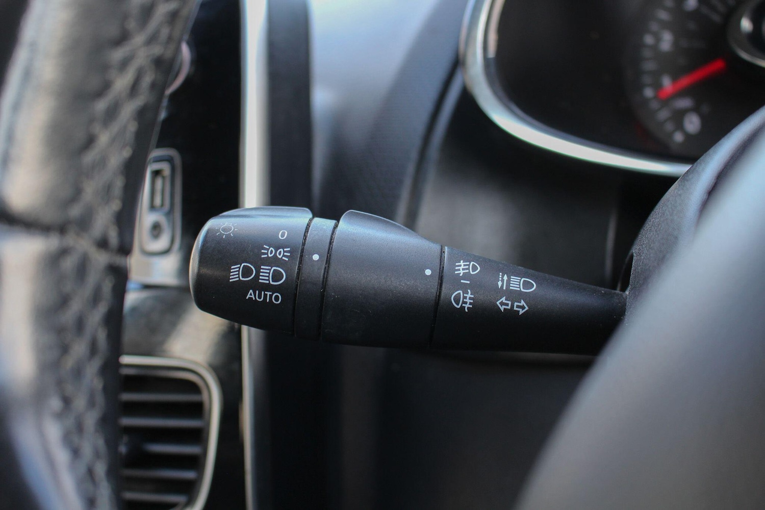 Used Renault Clio 2017 for sale - 77710572: Photo 32