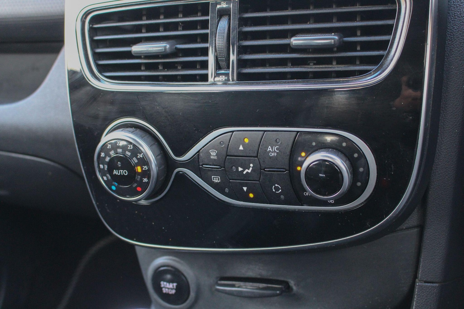 Used Renault Clio 2017 for sale - 77710572: Photo 36