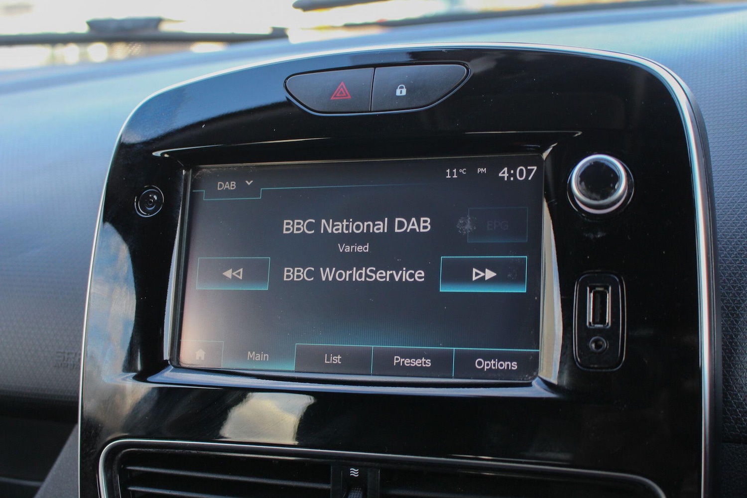 Used Renault Clio 2017 for sale - 77710572: Photo 38