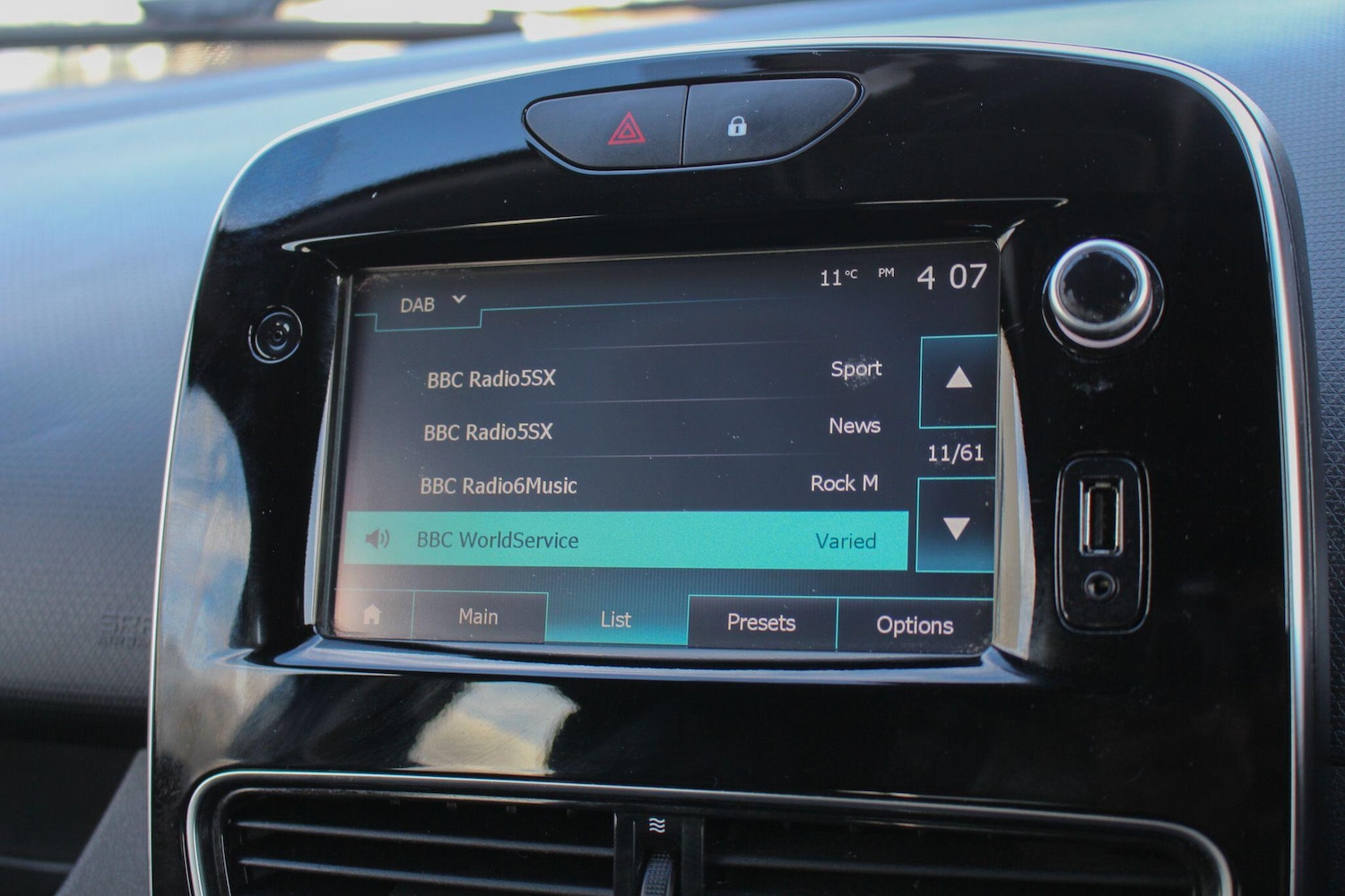 Used Renault Clio 2017 for sale - 77710572: Photo 40