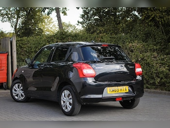 Used Suzuki Swift 2019 for sale - 79533602: Photo