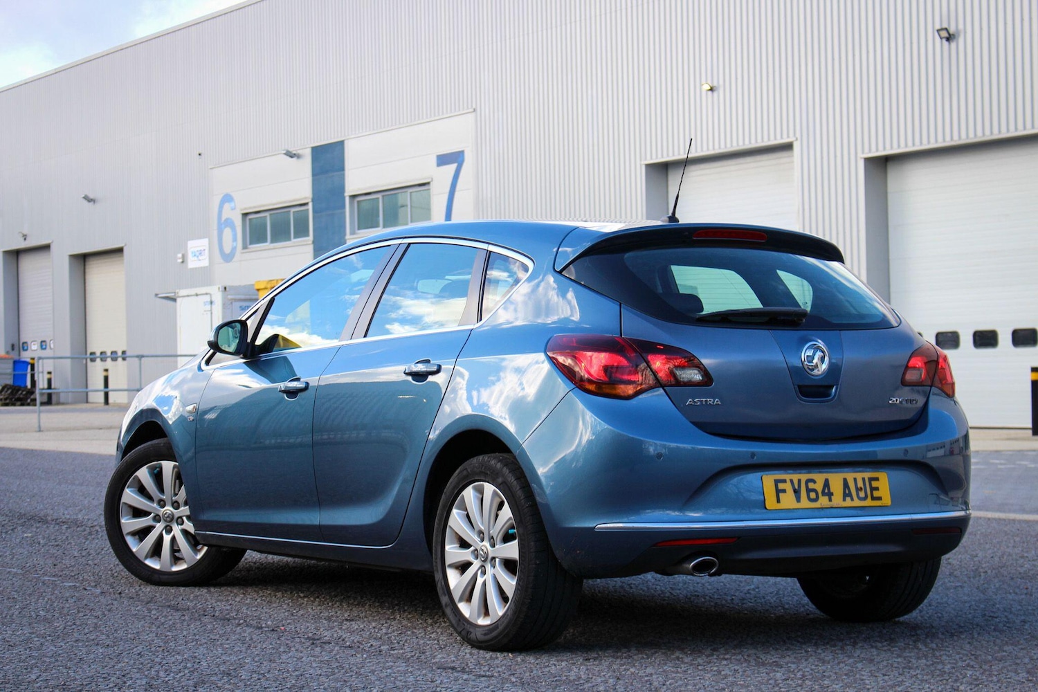 Used Vauxhall Astra 2015 for sale - 77709554: Photo 3