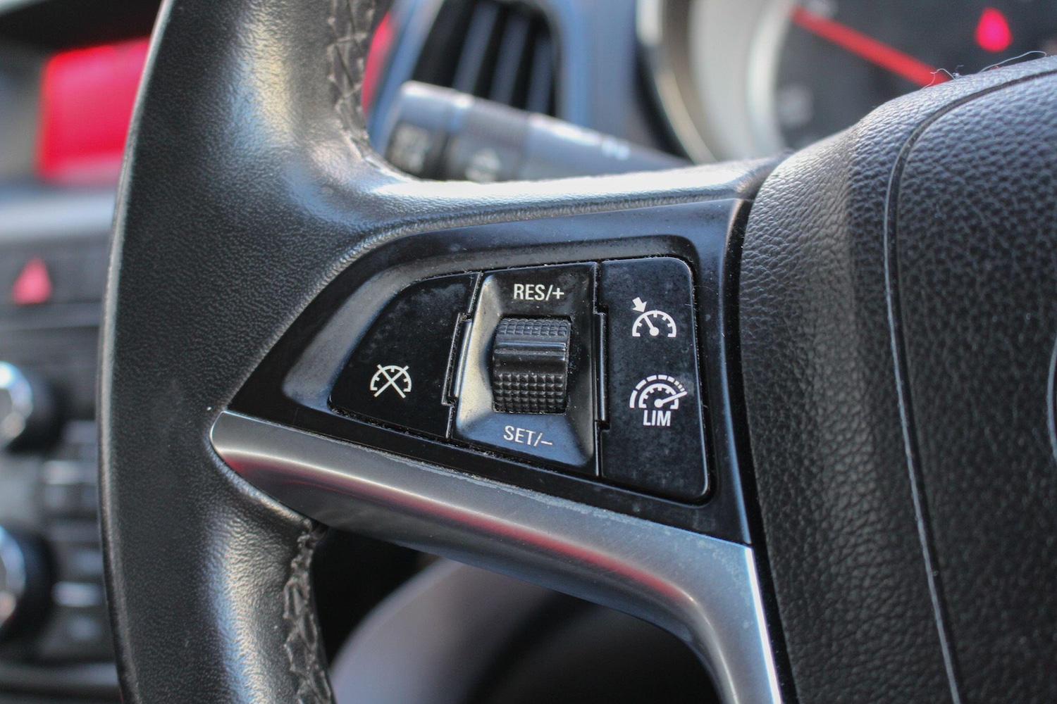 Used Vauxhall Astra 2015 for sale - 77709554: Photo 31