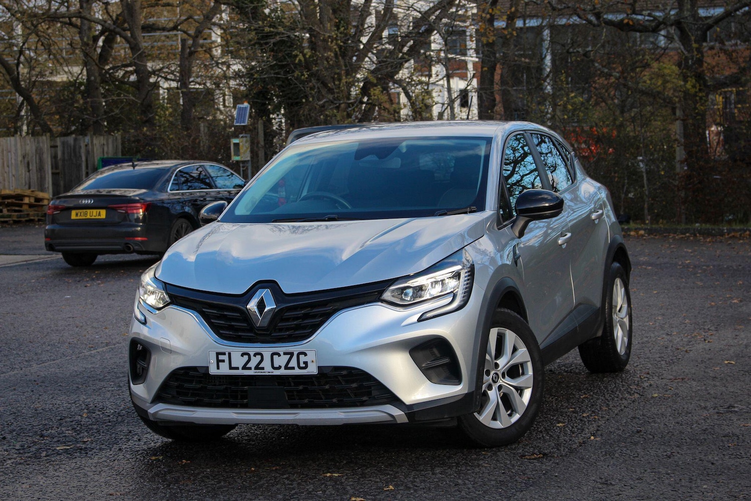 Used Renault Captur 2022 for sale - 76952498: Photo 2