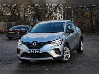 Used Renault Captur 2022 for sale - 76952498: Photo